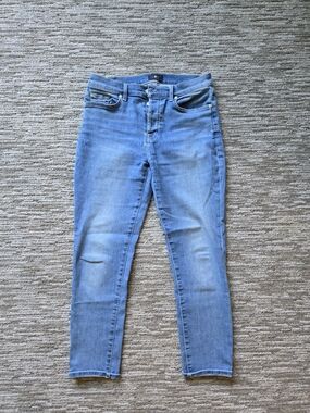 Light Wash Women's Jeans - Classic Slim Fit